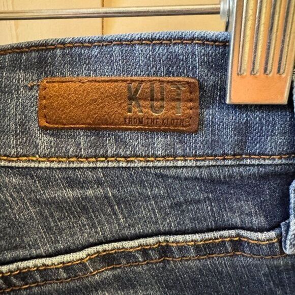 Kut from‎ the Kloth | Women's High-Rise Denim Shorts - Innovation, Size 4 - Picture 6 of 12